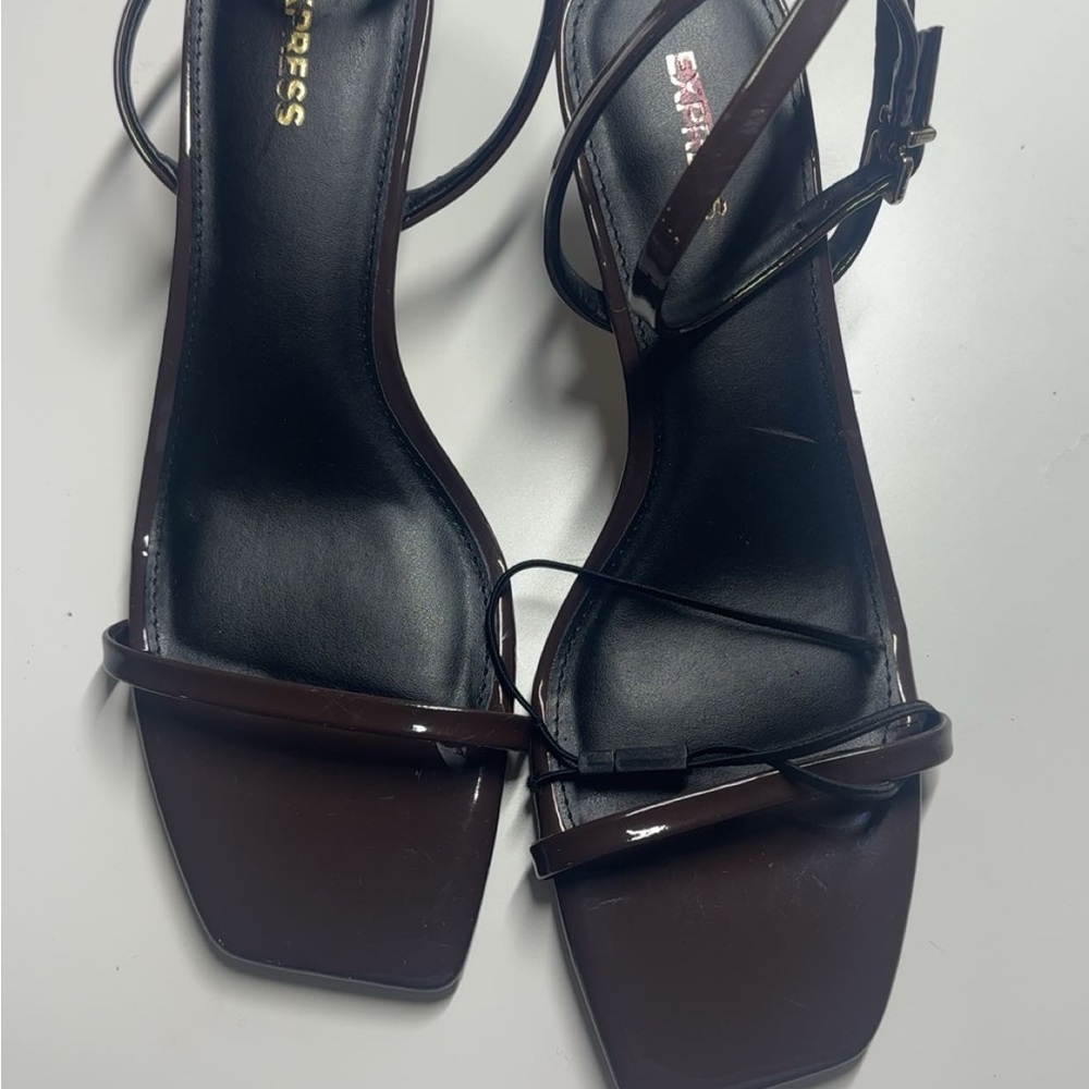 Chic Magenta Women's Heels - Picture 9 of 10